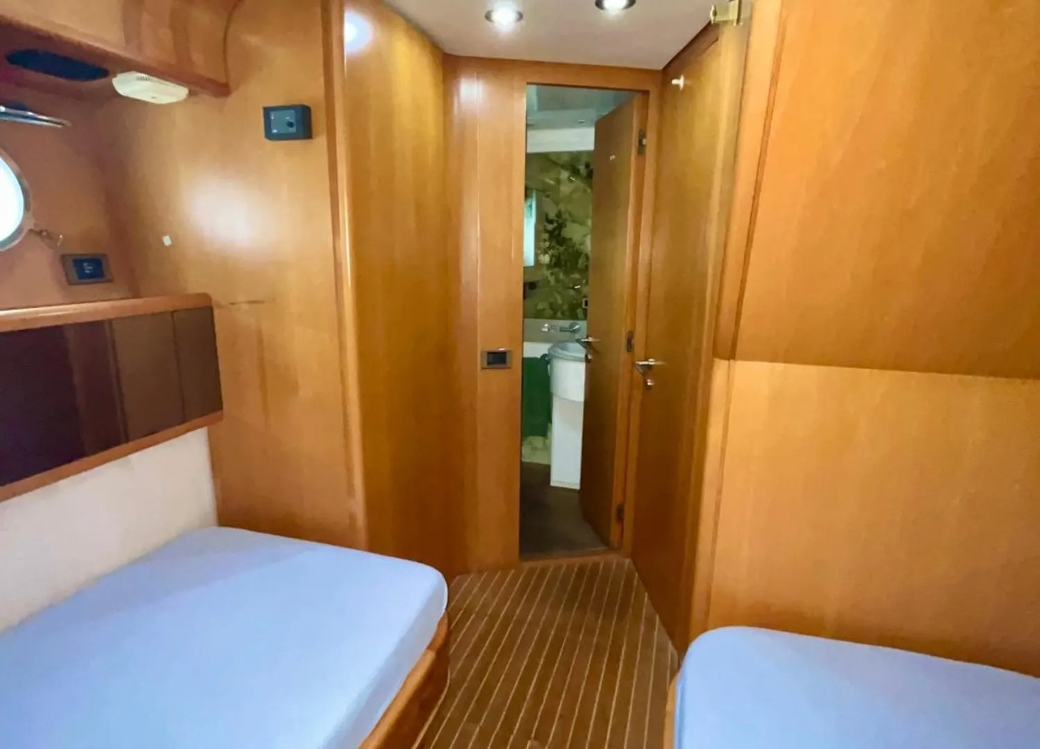 Tekne Yacht Marseille Otel