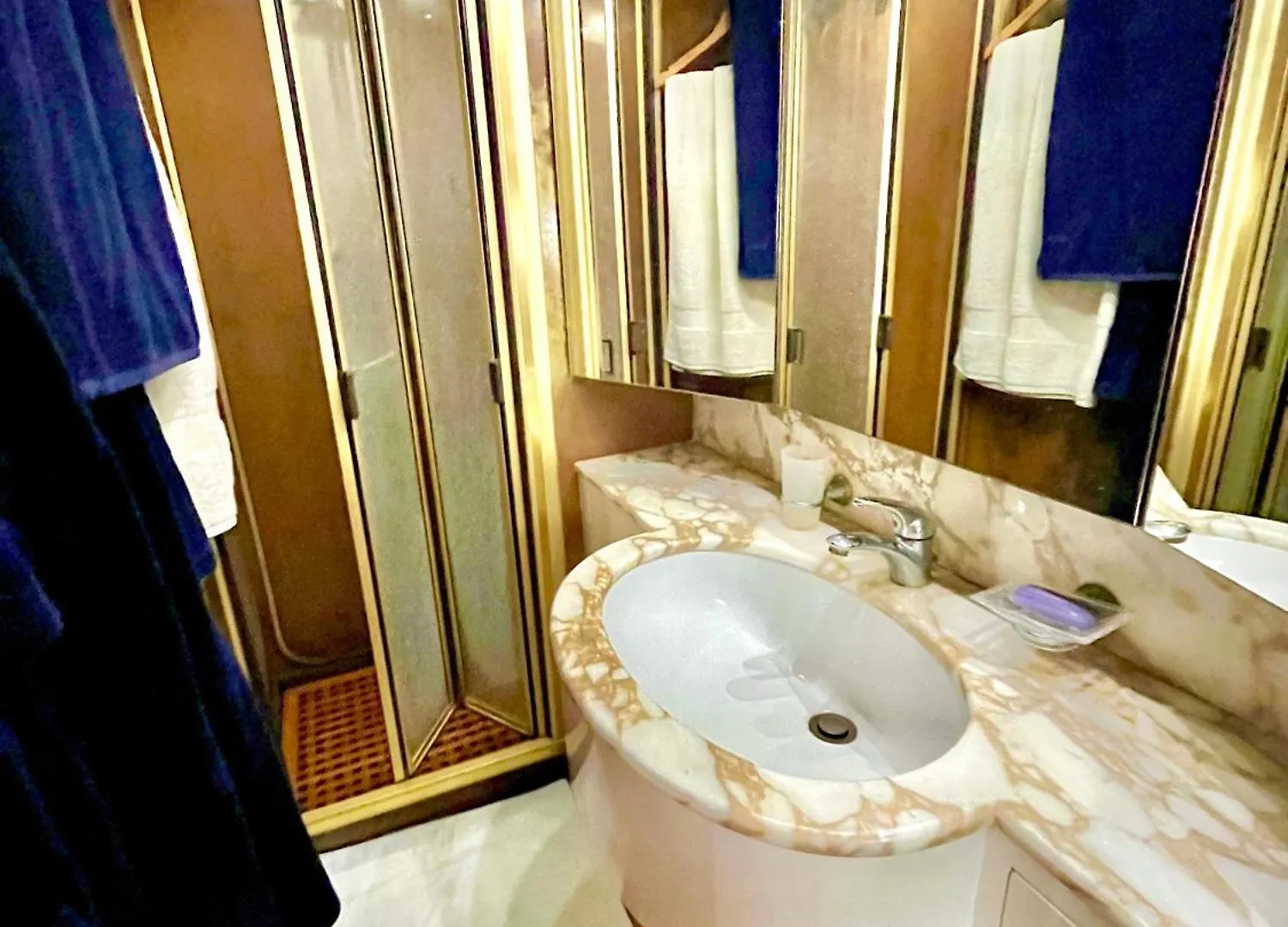 Yacht Marseille Otel Fransa